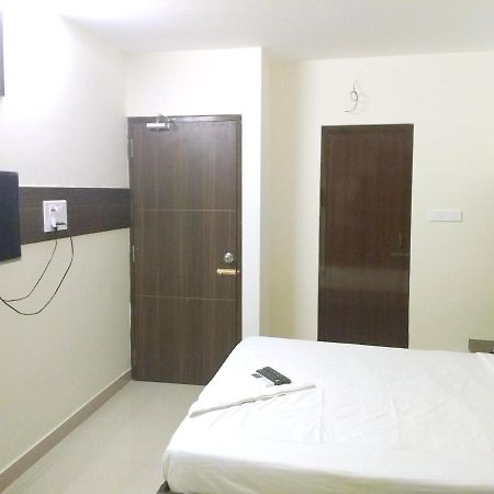 Hotel Amrita Mogappair Τσενάι Εξωτερικό φωτογραφία
