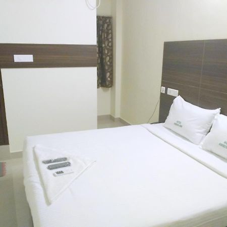 Hotel Amrita Mogappair Τσενάι Εξωτερικό φωτογραφία